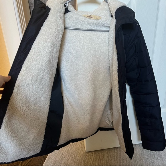 Hollister Puffer Jacket - Picture 3 of 4